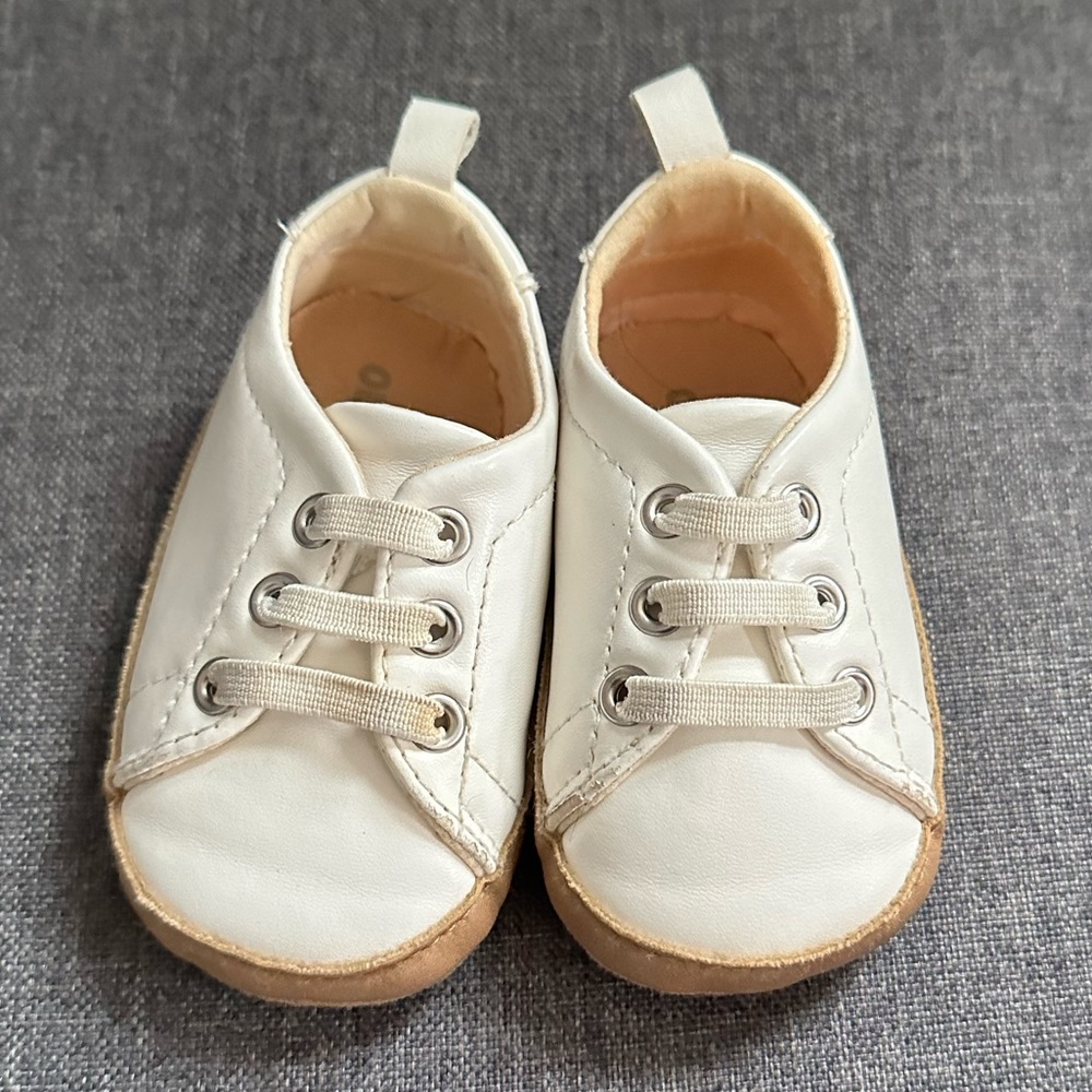 Old Navy faux leather slip on sneakers
